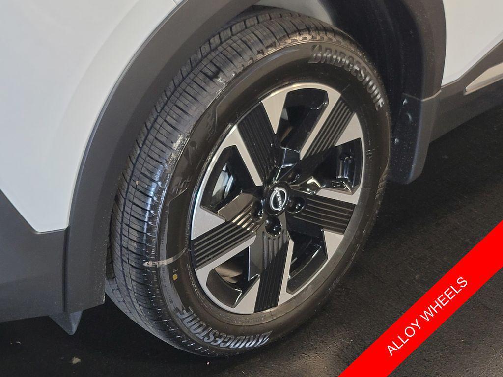 new 2025 Nissan Kicks car, priced at $27,081