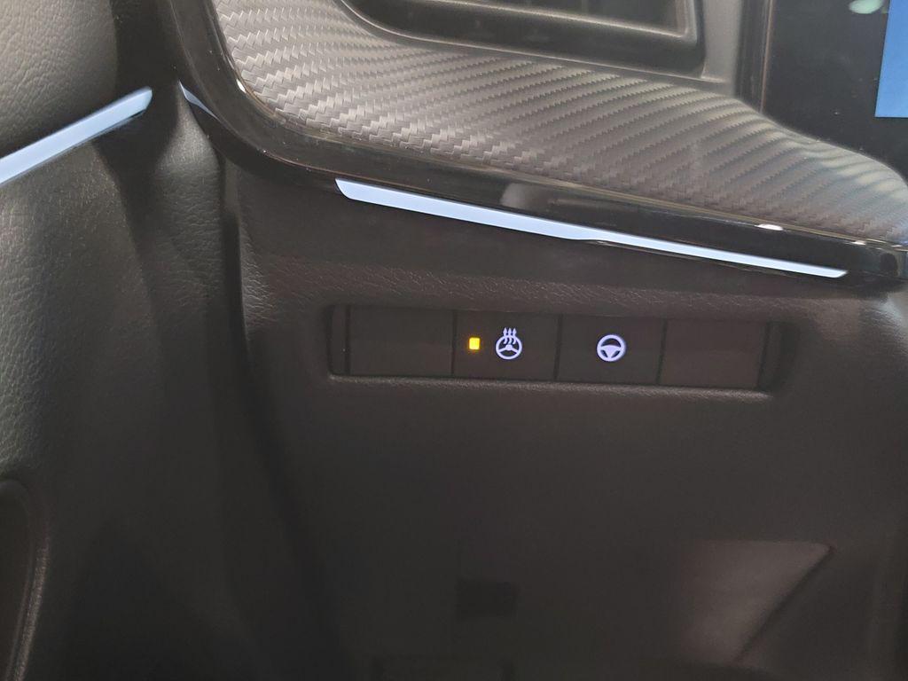 new 2025 Nissan Kicks car, priced at $27,799