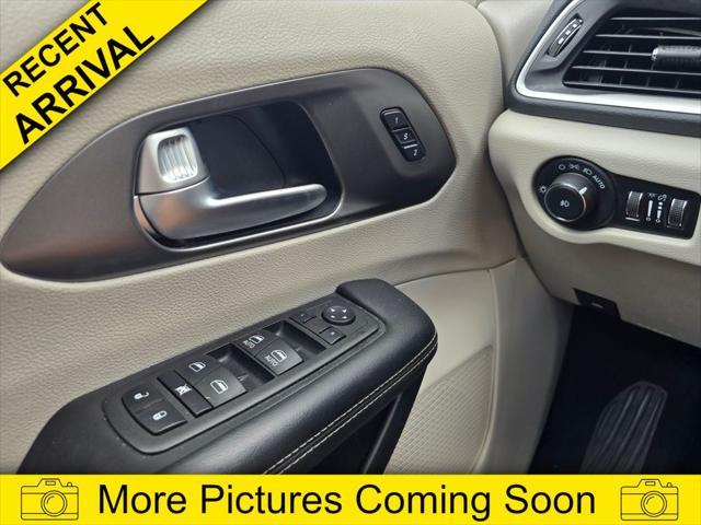 used 2023 Chrysler Pacifica car, priced at $23,000
