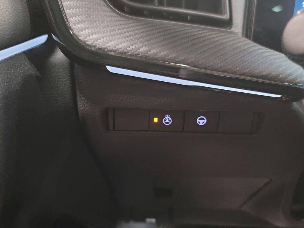 new 2025 Nissan Kicks car, priced at $27,599
