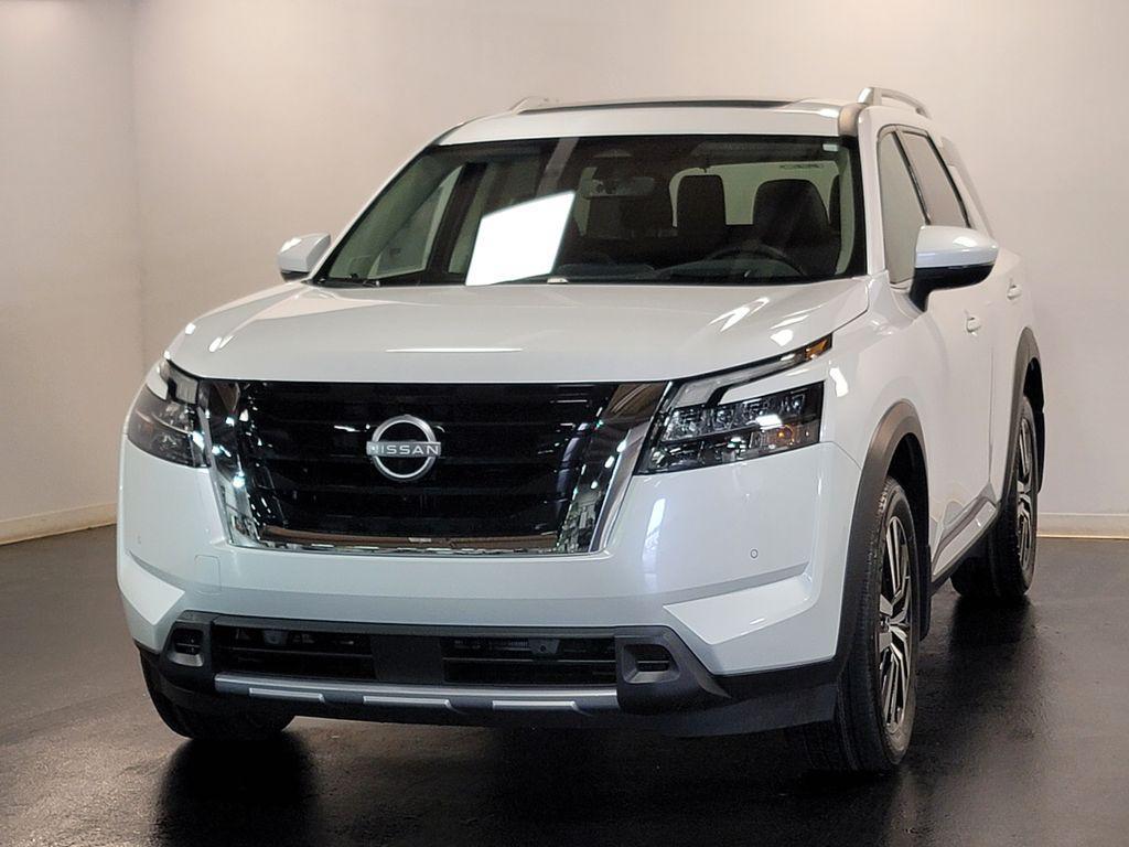 new 2025 Nissan Pathfinder car, priced at $45,731