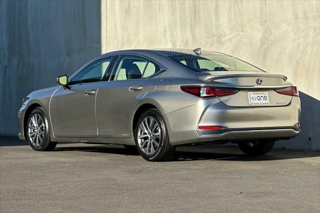 used 2019 Lexus ES 300h car, priced at $33,521