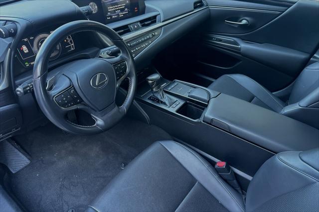 used 2019 Lexus ES 300h car, priced at $33,521