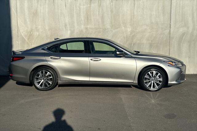 used 2019 Lexus ES 300h car, priced at $33,521