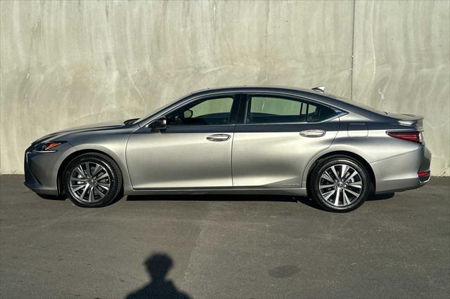 used 2019 Lexus ES 300h car, priced at $33,521