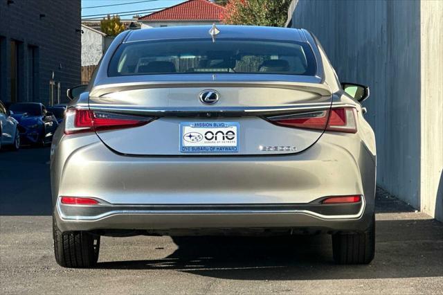 used 2019 Lexus ES 300h car, priced at $33,521