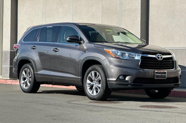 used 2016 Toyota Highlander car, priced at $18,480