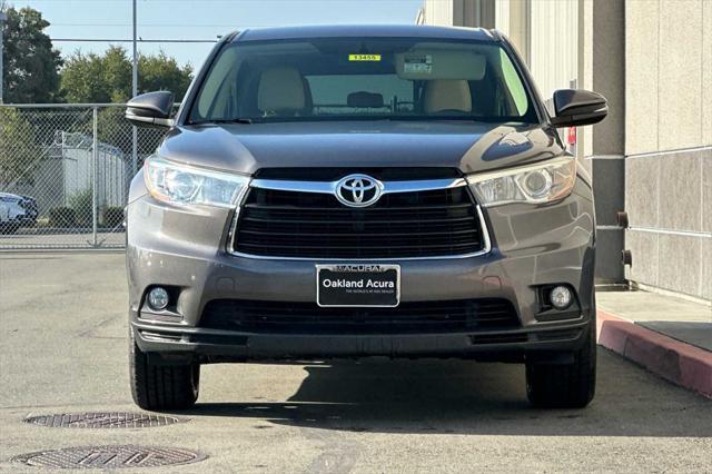 used 2016 Toyota Highlander car, priced at $18,980