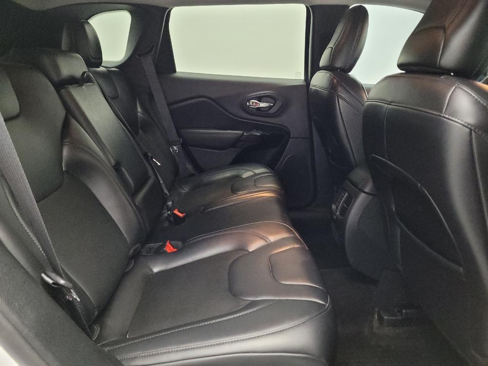 used 2020 Jeep Cherokee car, priced at $22,295