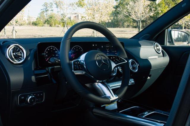 new 2026 Mercedes-Benz GLA 250 car, priced at $48,095