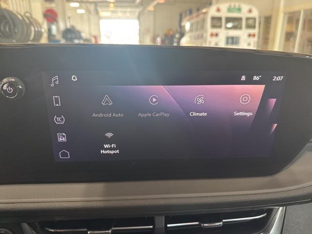 new 2025 Buick Envista car, priced at $26,285