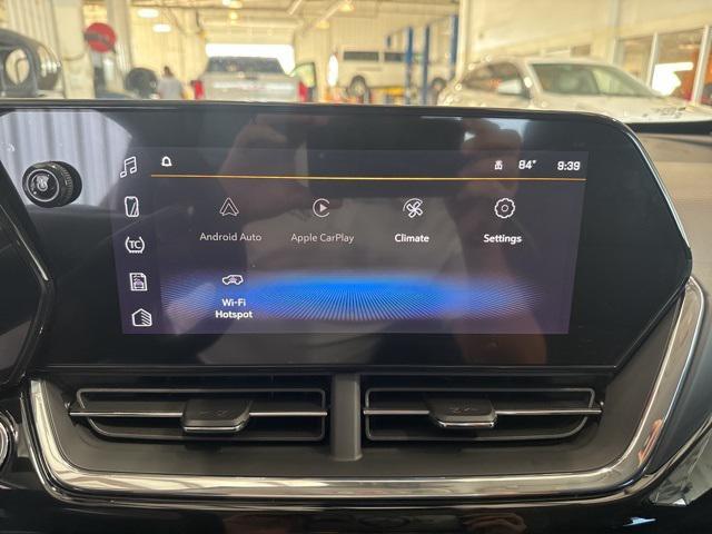 new 2025 Chevrolet Trax car, priced at $27,085