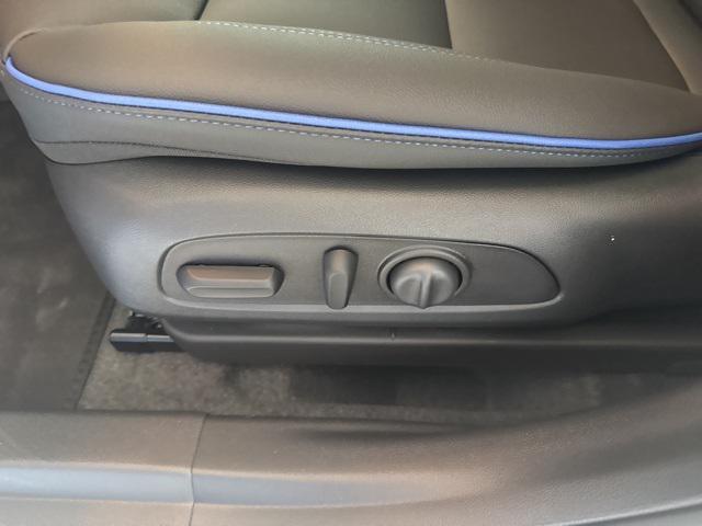new 2025 Buick Envista car, priced at $27,590