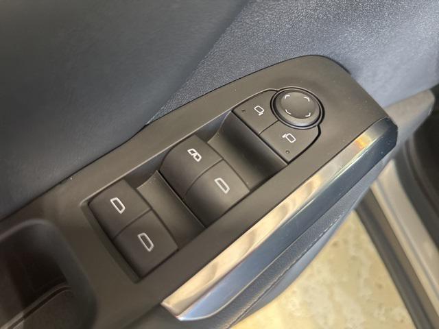 used 2025 Chevrolet Traverse car, priced at $36,750