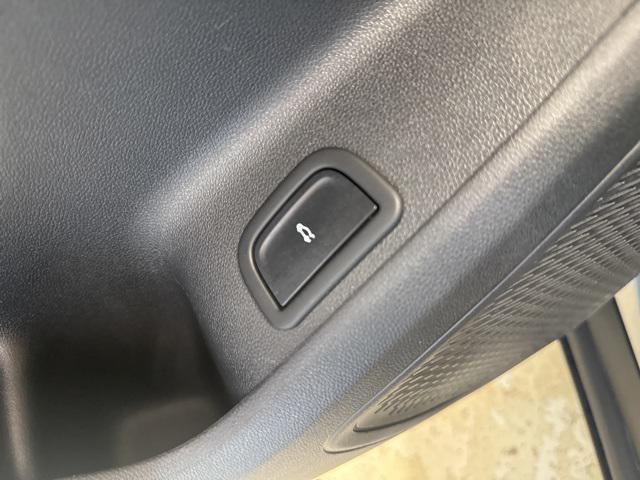 used 2025 Chevrolet Traverse car, priced at $36,750
