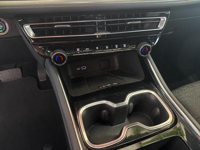 used 2025 Chevrolet Traverse car, priced at $36,750