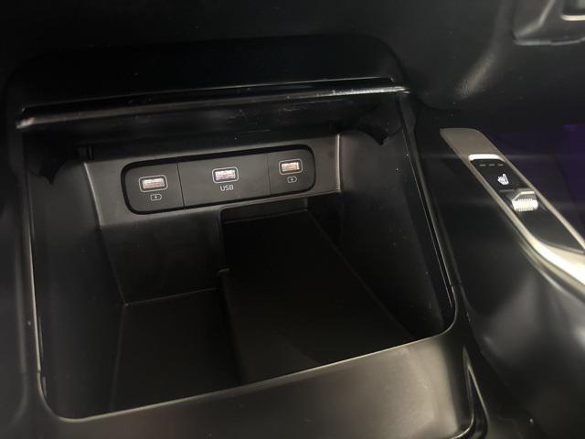 used 2022 Kia Sorento Hybrid car, priced at $27,999