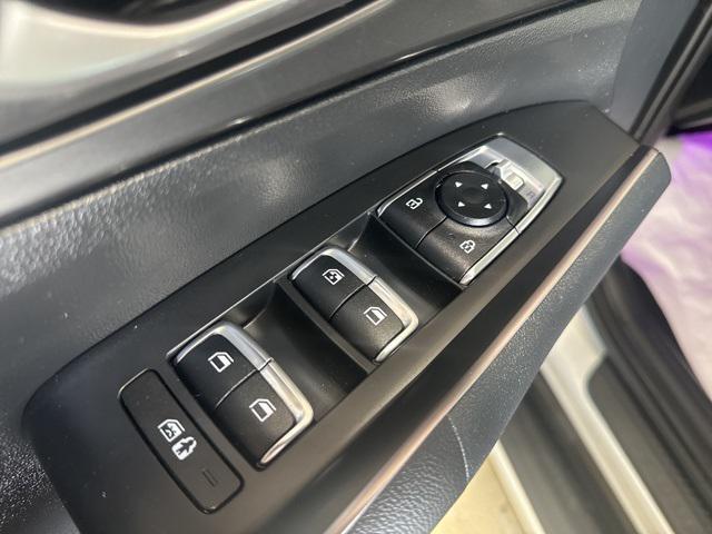 used 2022 Kia Sorento Hybrid car, priced at $27,999