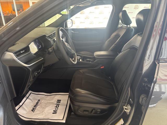 used 2023 Jeep Grand Cherokee car, priced at $31,791