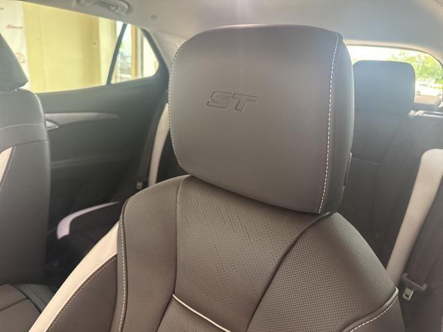 new 2025 Buick Envision car, priced at $42,240