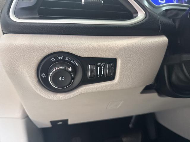 used 2023 Chrysler Pacifica car, priced at $26,999