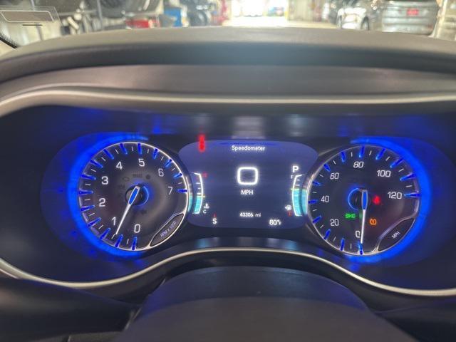 used 2023 Chrysler Pacifica car, priced at $26,999