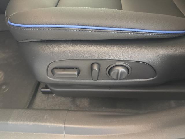 new 2025 Buick Envista car, priced at $28,085