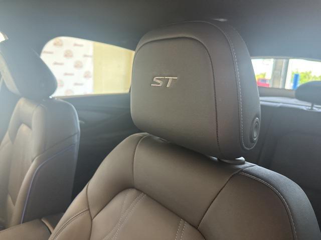 new 2025 Buick Envista car, priced at $28,085