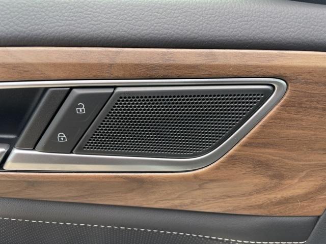 new 2025 Volkswagen Atlas car, priced at $43,983