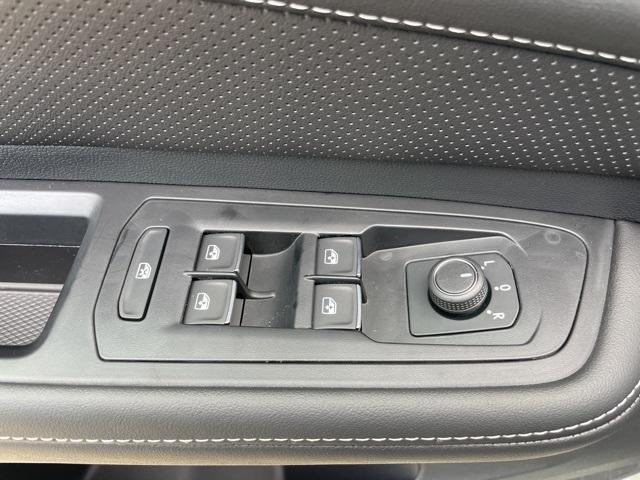 new 2025 Volkswagen Atlas car, priced at $43,983