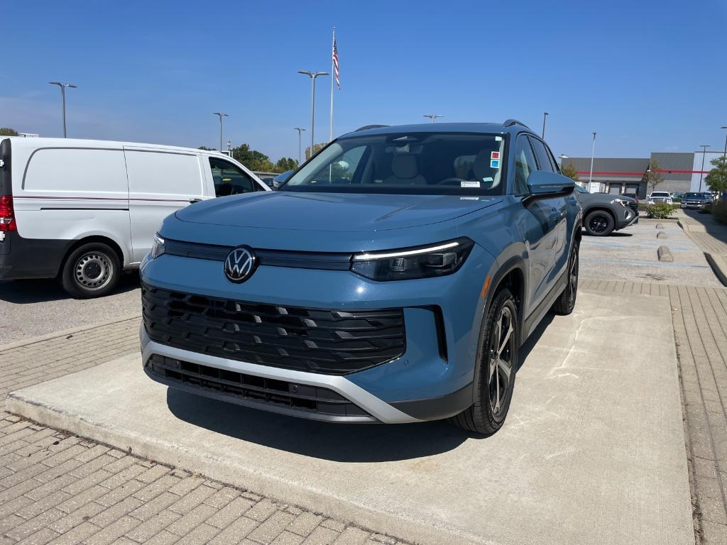 new 2025 Volkswagen Tiguan car, priced at $35,602