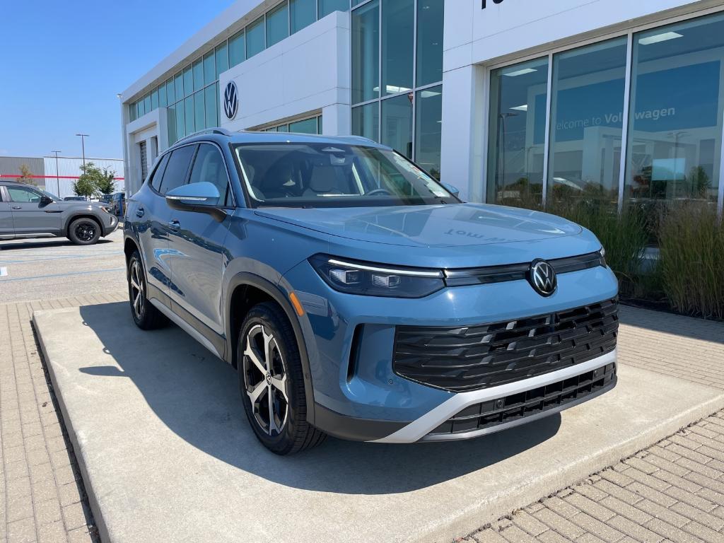 new 2025 Volkswagen Tiguan car, priced at $35,602