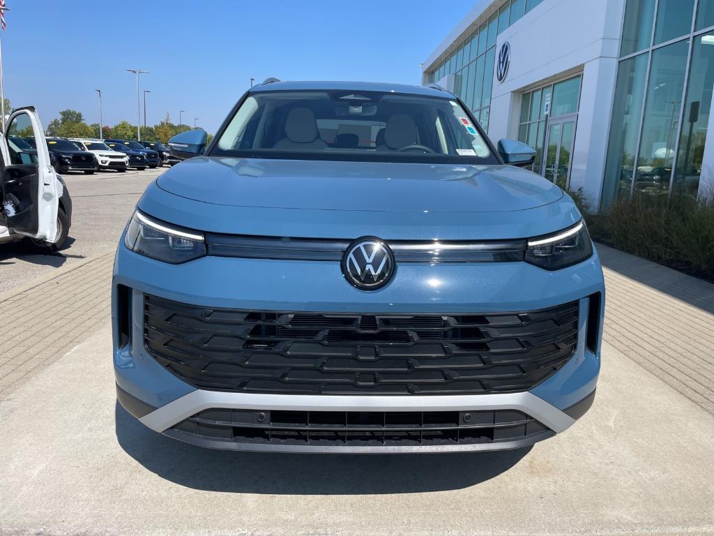 new 2025 Volkswagen Tiguan car, priced at $35,602
