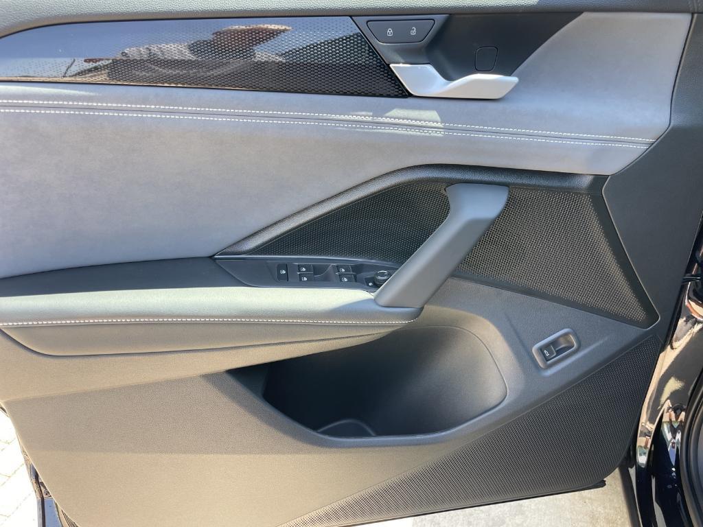 new 2025 Volkswagen Tiguan car, priced at $36,061
