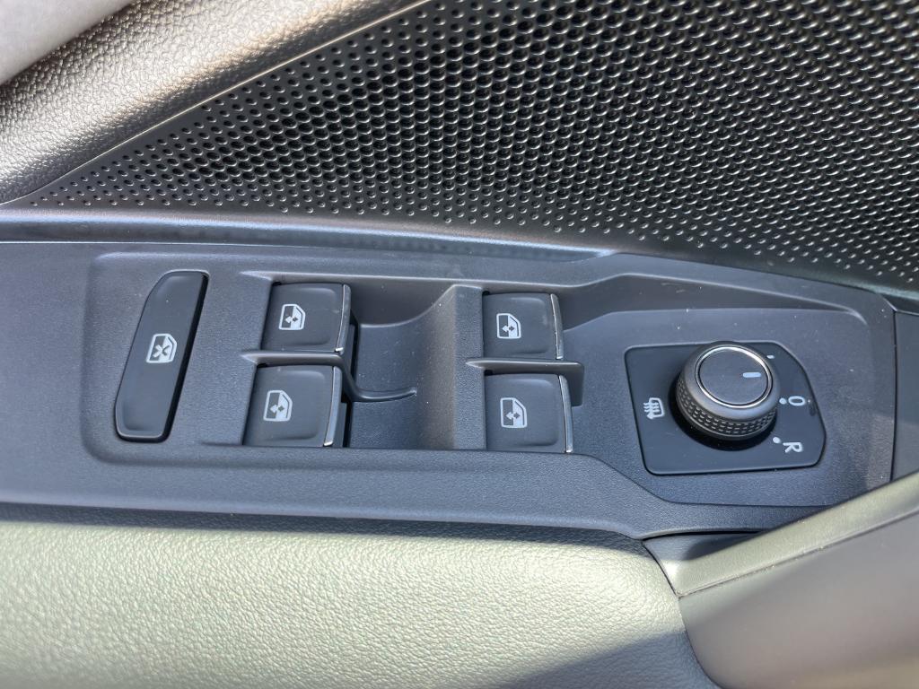 new 2025 Volkswagen Tiguan car, priced at $36,061