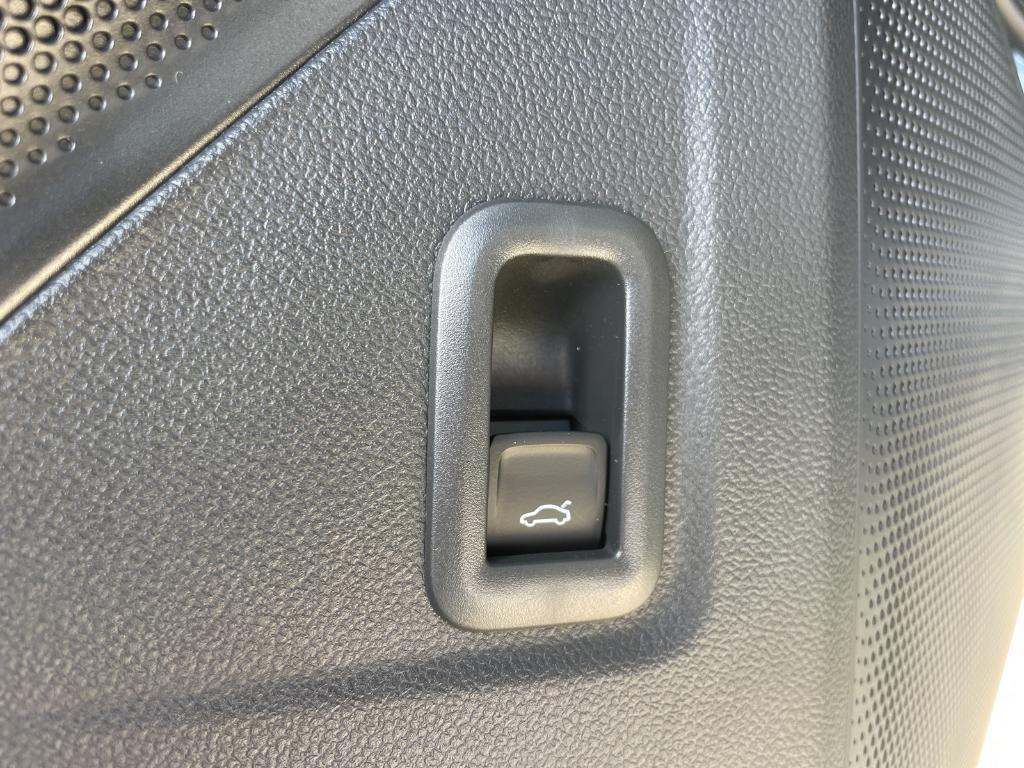 new 2025 Volkswagen Tiguan car, priced at $38,105