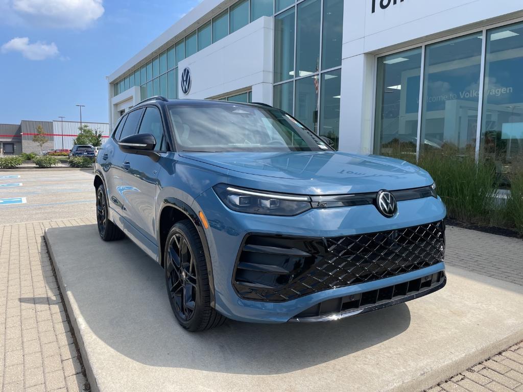new 2025 Volkswagen Tiguan car, priced at $38,105