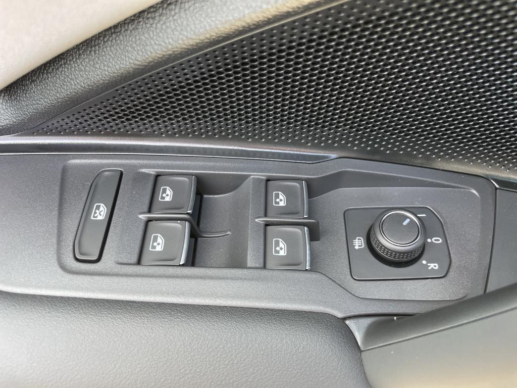new 2025 Volkswagen Tiguan car, priced at $38,105