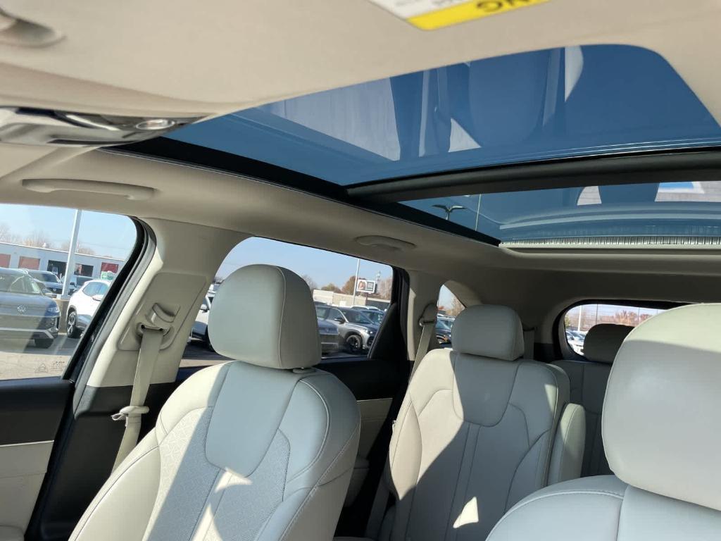 used 2022 Kia Sorento car, priced at $27,941