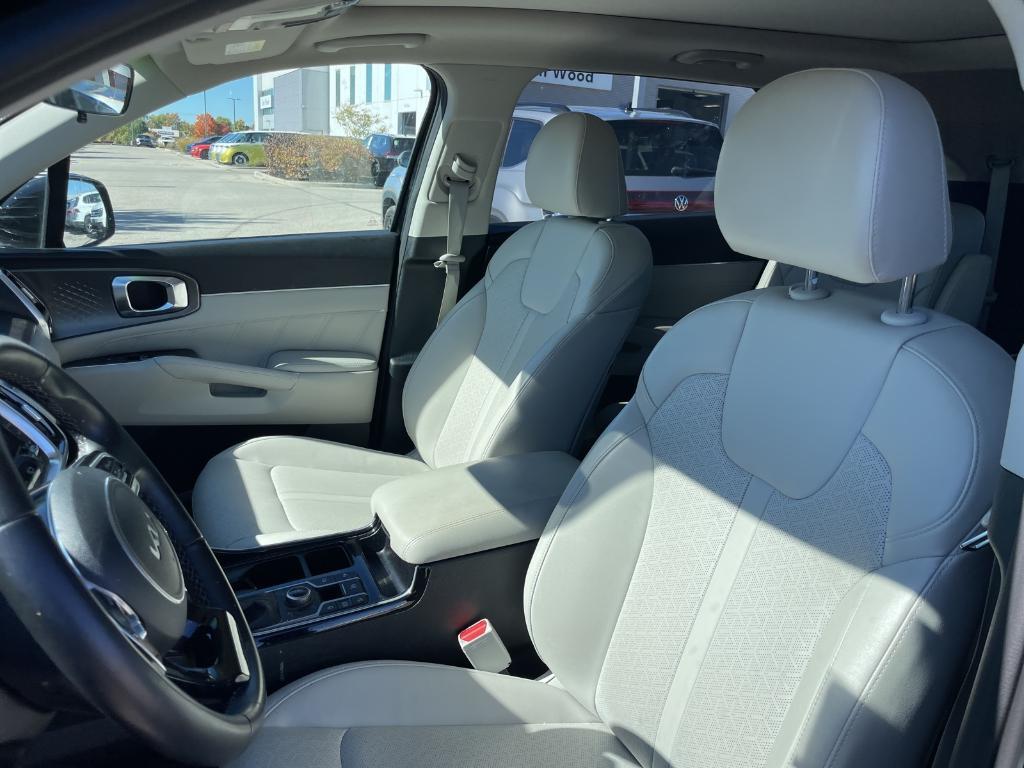 used 2022 Kia Sorento car, priced at $30,929