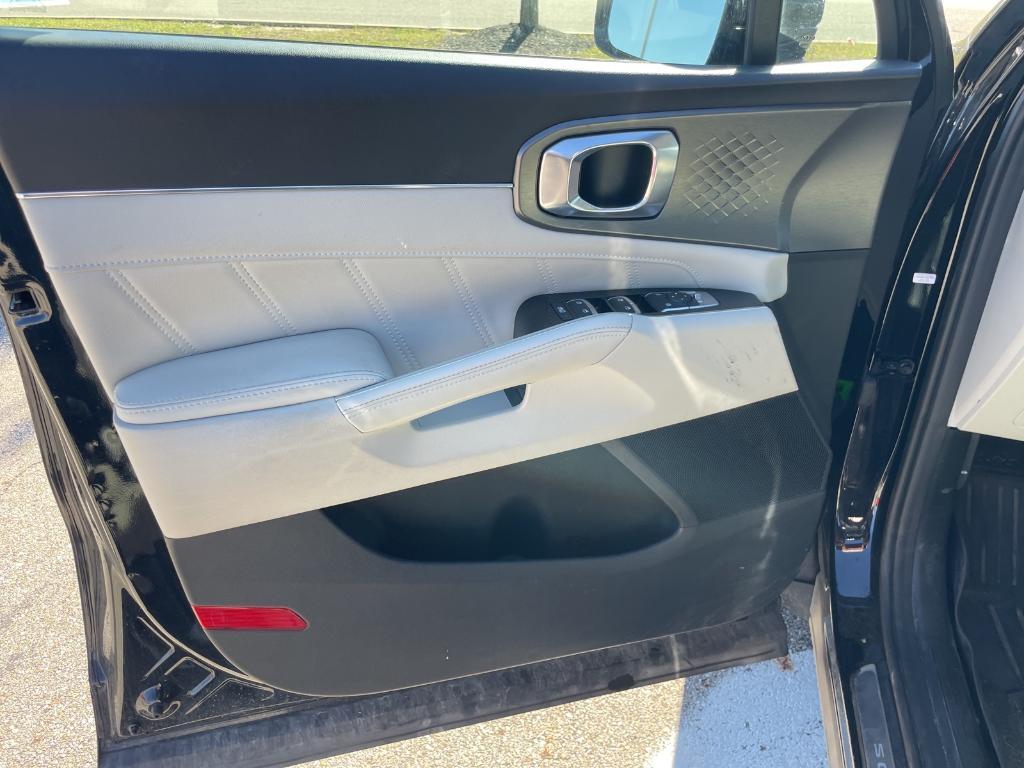 used 2022 Kia Sorento car, priced at $30,929