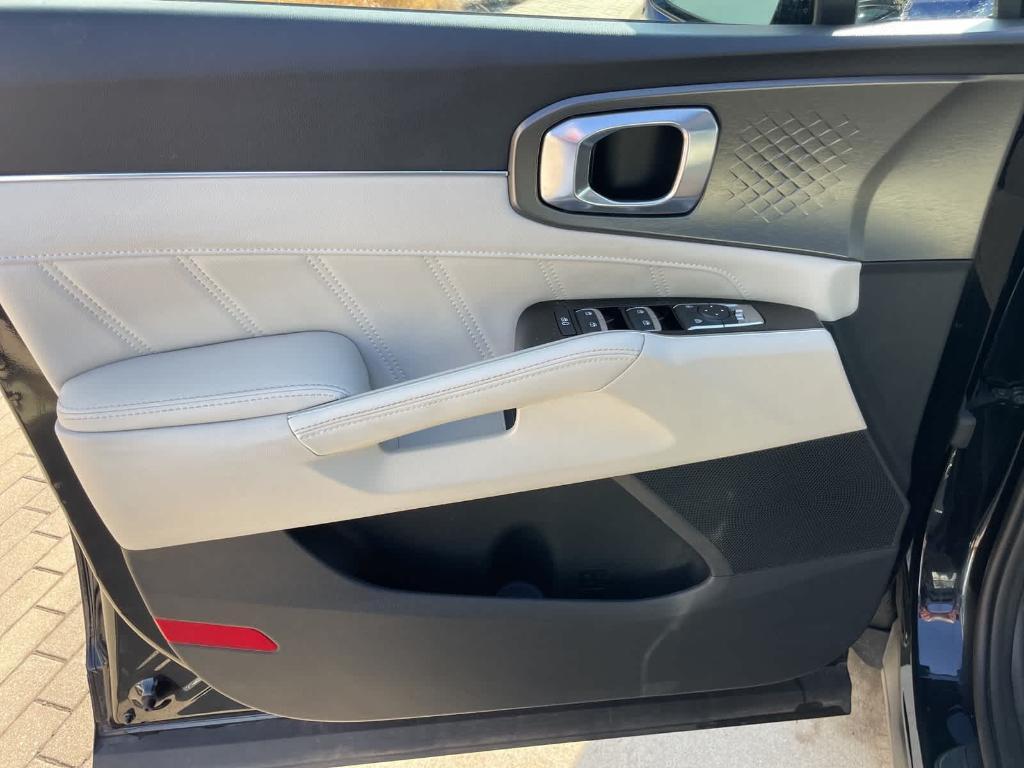 used 2022 Kia Sorento car, priced at $27,941