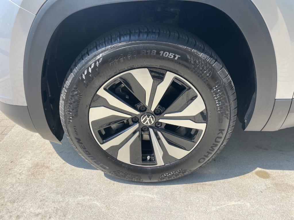 new 2025 Volkswagen Atlas car, priced at $37,506