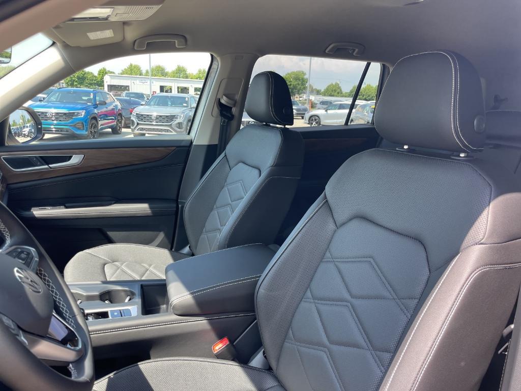 new 2025 Volkswagen Atlas car, priced at $37,506