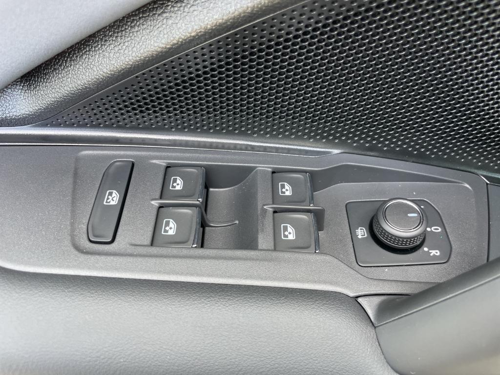 new 2025 Volkswagen Tiguan car, priced at $34,760