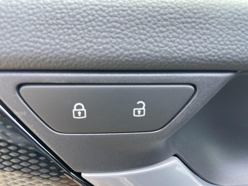 new 2025 Volkswagen Tiguan car, priced at $34,760