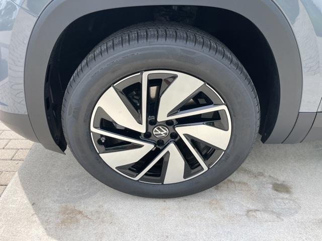 new 2025 Volkswagen Atlas car, priced at $46,836