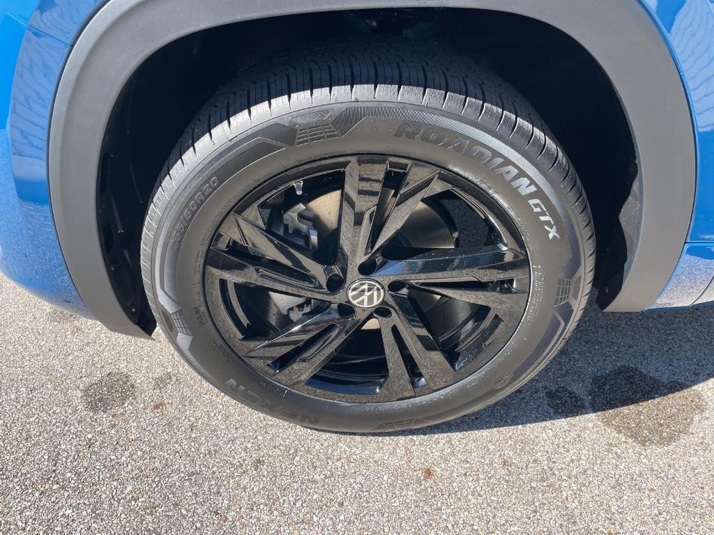 new 2026 Volkswagen Atlas Cross Sport car
