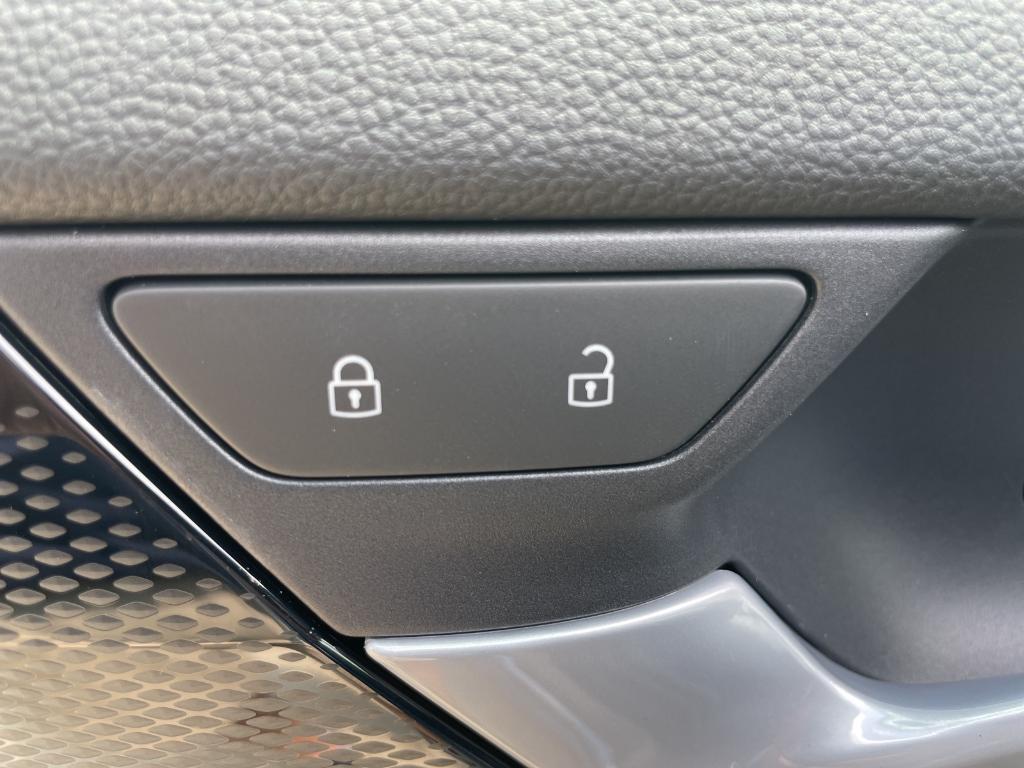 new 2025 Volkswagen Tiguan car, priced at $39,831