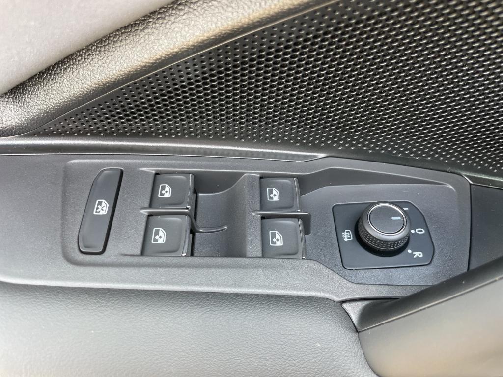 new 2025 Volkswagen Tiguan car, priced at $39,831